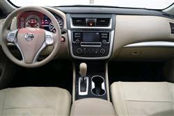 نيسان ألتيما